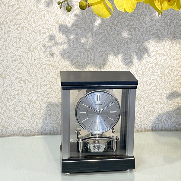 Đồng hồ để bàn Rhythm CRG118NR06
