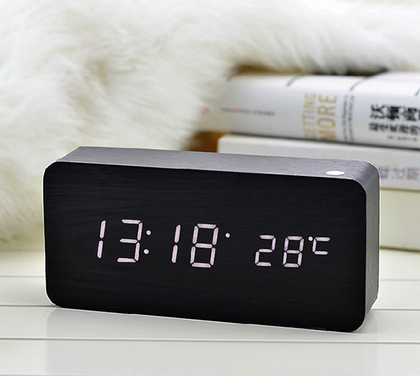 Đồng hồ để bàn điện tử