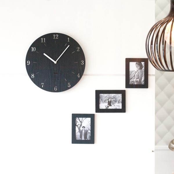 Đồng hồ treo tường không viền khắc số H225