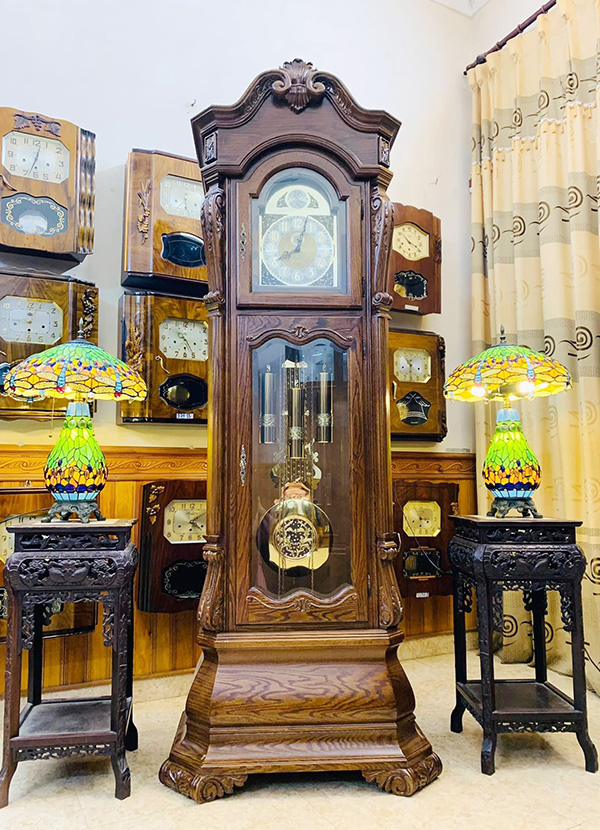 Đồng hồ tủ cổ điển