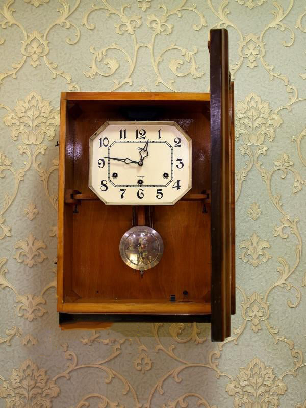 Vỏ đồng hồ là khung xương bên ngoài, bao bọc và bảo vệ các linh kiện